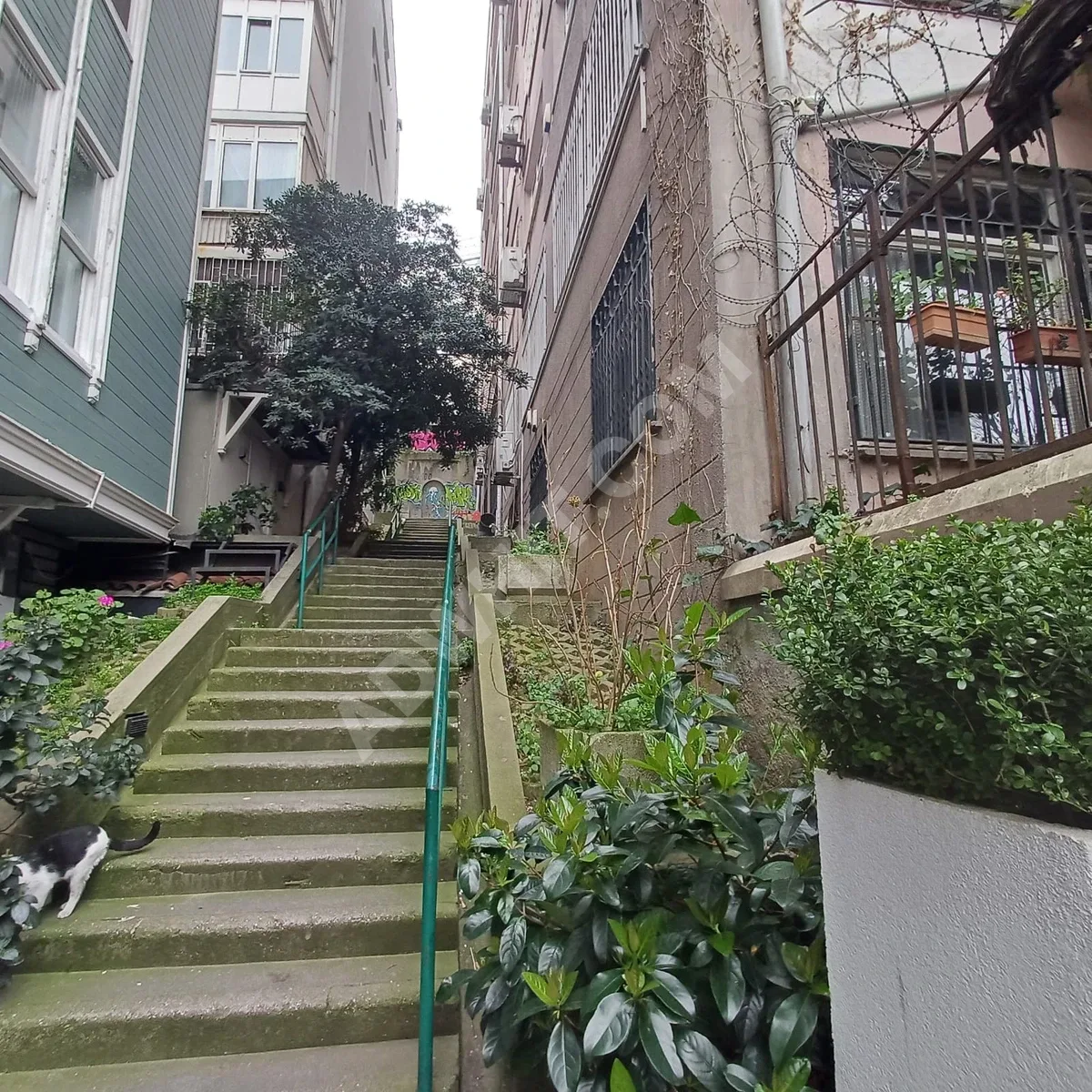 CİHANGİR'DE SATILIK 1+1 DAİRE - NET 60 M² KAPALI MUTFAKLI görsel 27