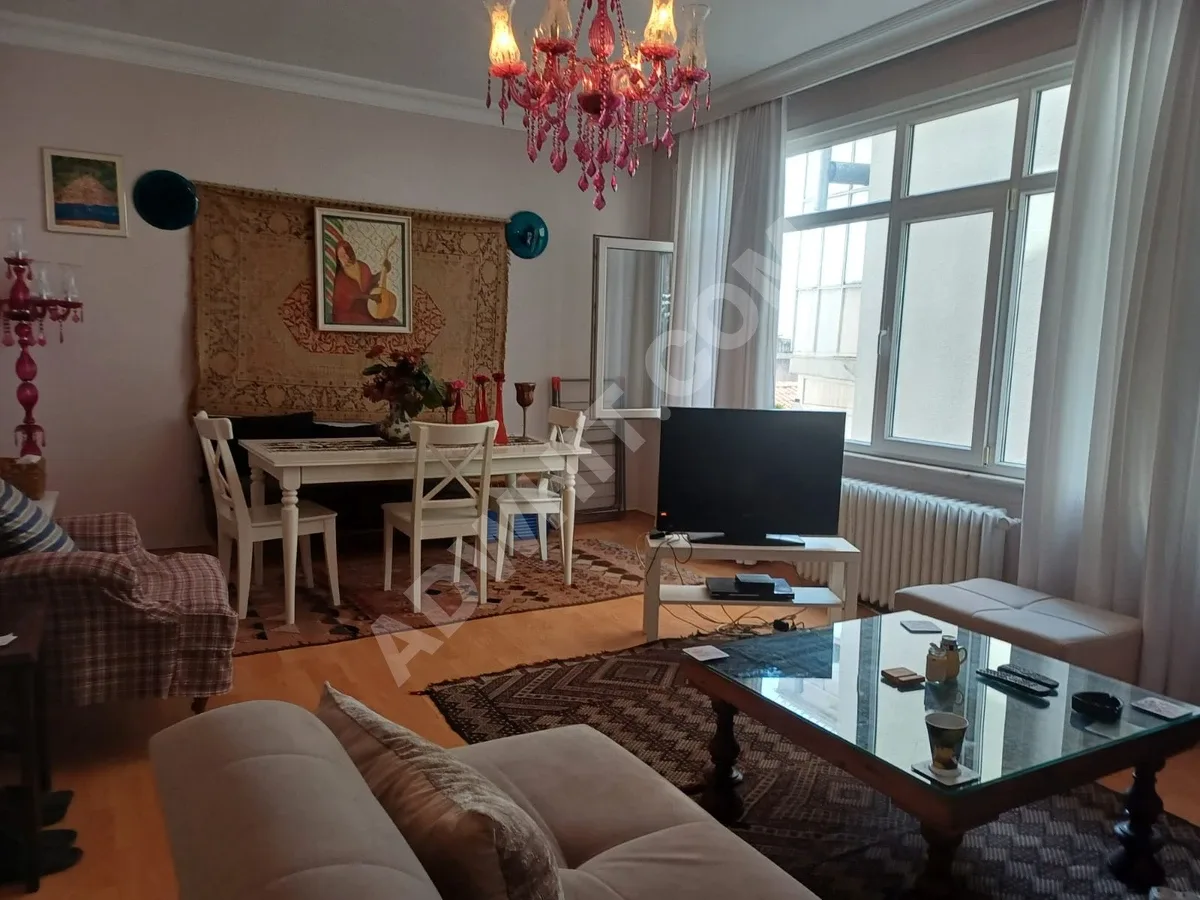CİHANGİR'DE SATILIK 1+1 DAİRE - NET 60 M² KAPALI MUTFAKLI görsel 3