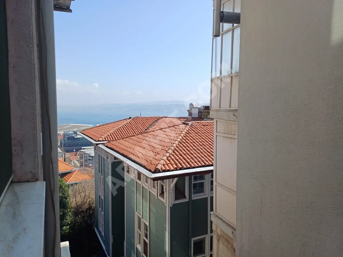 CİHANGİR'DE SATILIK 1+1 DAİRE - NET 60 M² KAPALI MUTFAKLI görsel 9