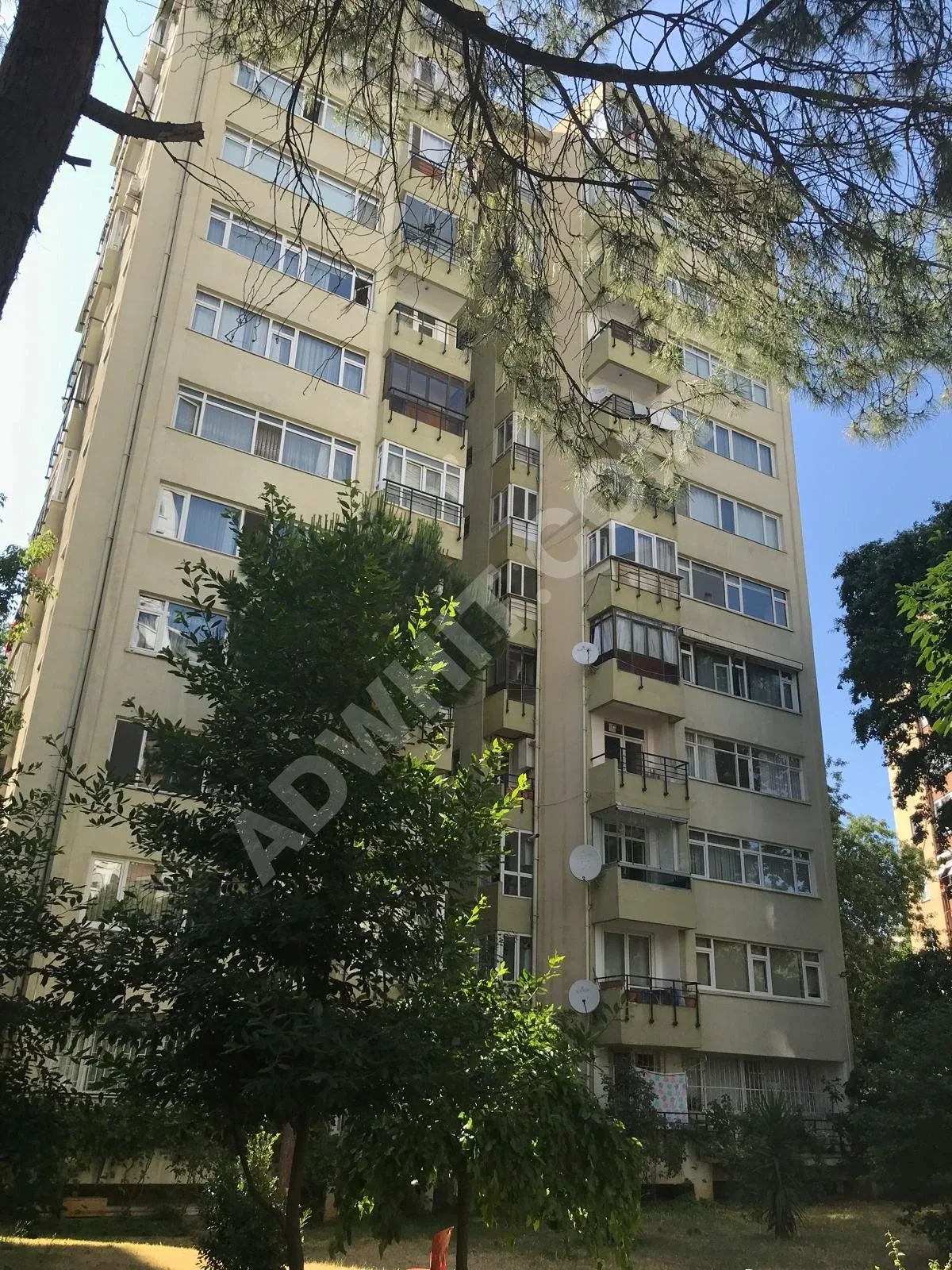 KOZYATAĞI’NDA METRO’YA KOMŞU DERYA SİTESİNDE SATILIK 3+1