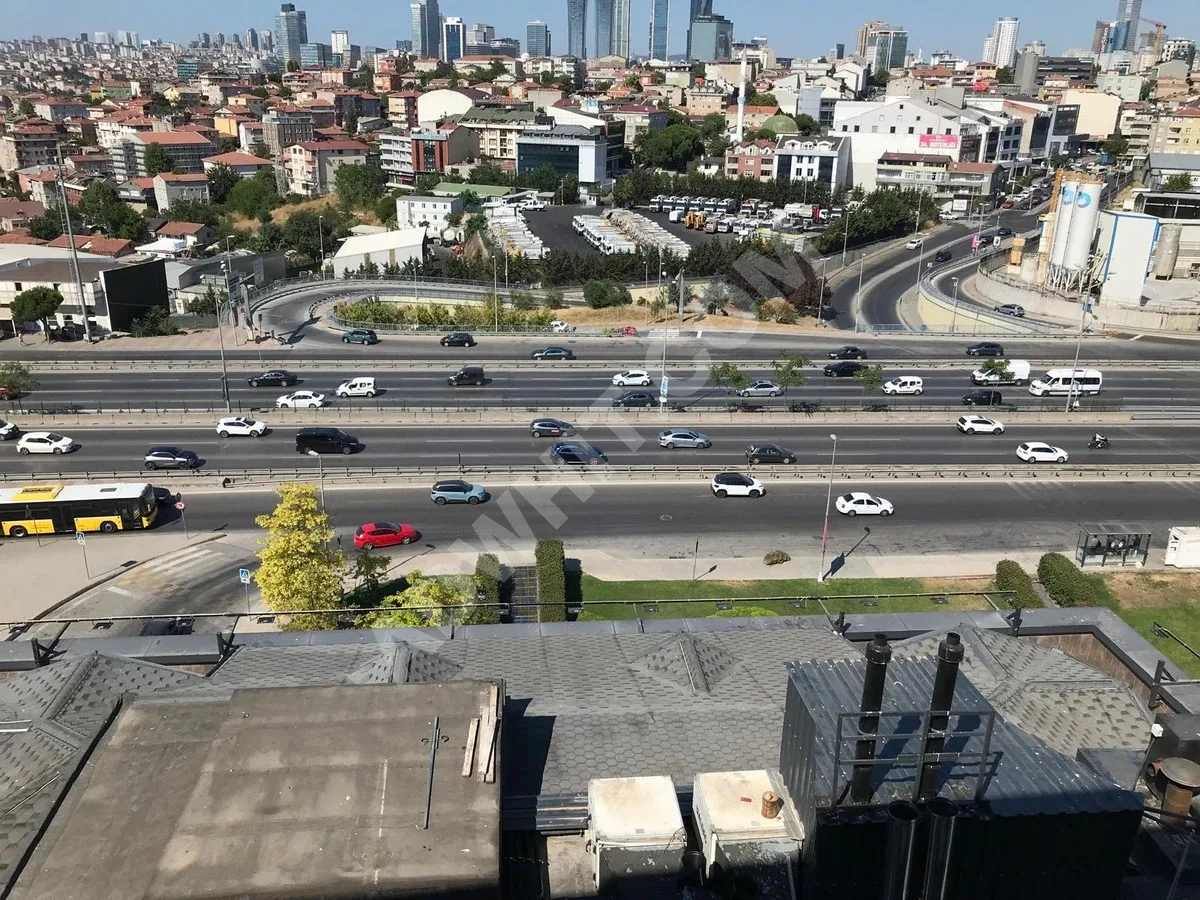 E-5 YENİ SAHRA METRO DURAĞI YANINDA 2500 m² KOMPLE KİRALIK BİNA görsel 4