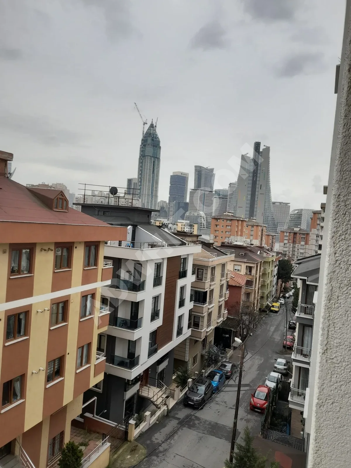 ASPERA EVLERİ'NDE FİNANS MERKEZİNE KOMŞU 2+1 SATILIK DAİRE görsel 2