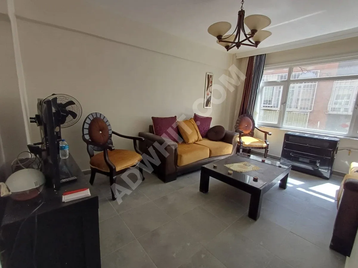 ÜSKÜDAR VALİDE-İ ATİK’TE EŞYALI KİRALIK 2+1 DAİRE