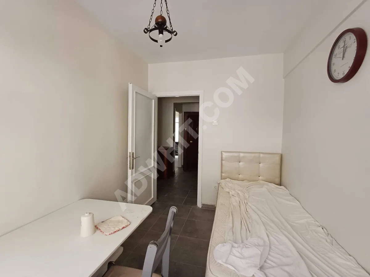 ÜSKÜDAR VALİDE-İ ATİK’TE EŞYALI KİRALIK 2+1 DAİRE görsel 27