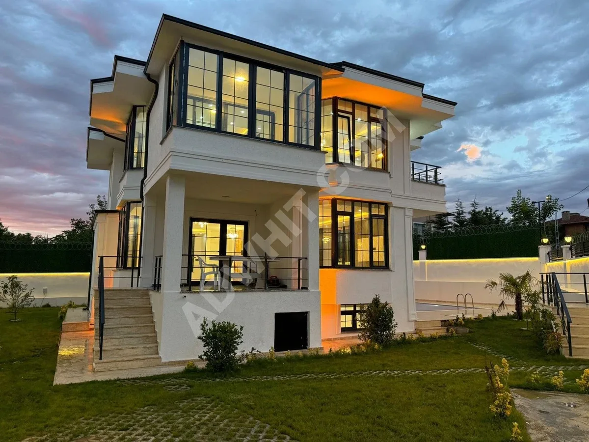 ULTRA LÜKS DENİZ MANZARALI HAVUZLU MÜSTAKİL VİLLA