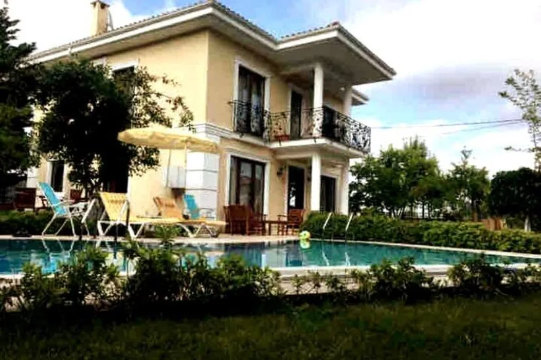 ŞİLE ÇAVUŞ MAHALLESİNDE SATILIK 6+1 MÜSTAKİL HAVUZLU VİLLA görsel 1